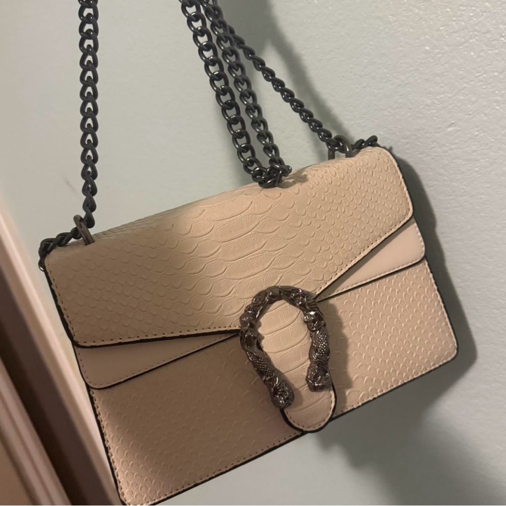 Elegant Cream Shoulder Bag
